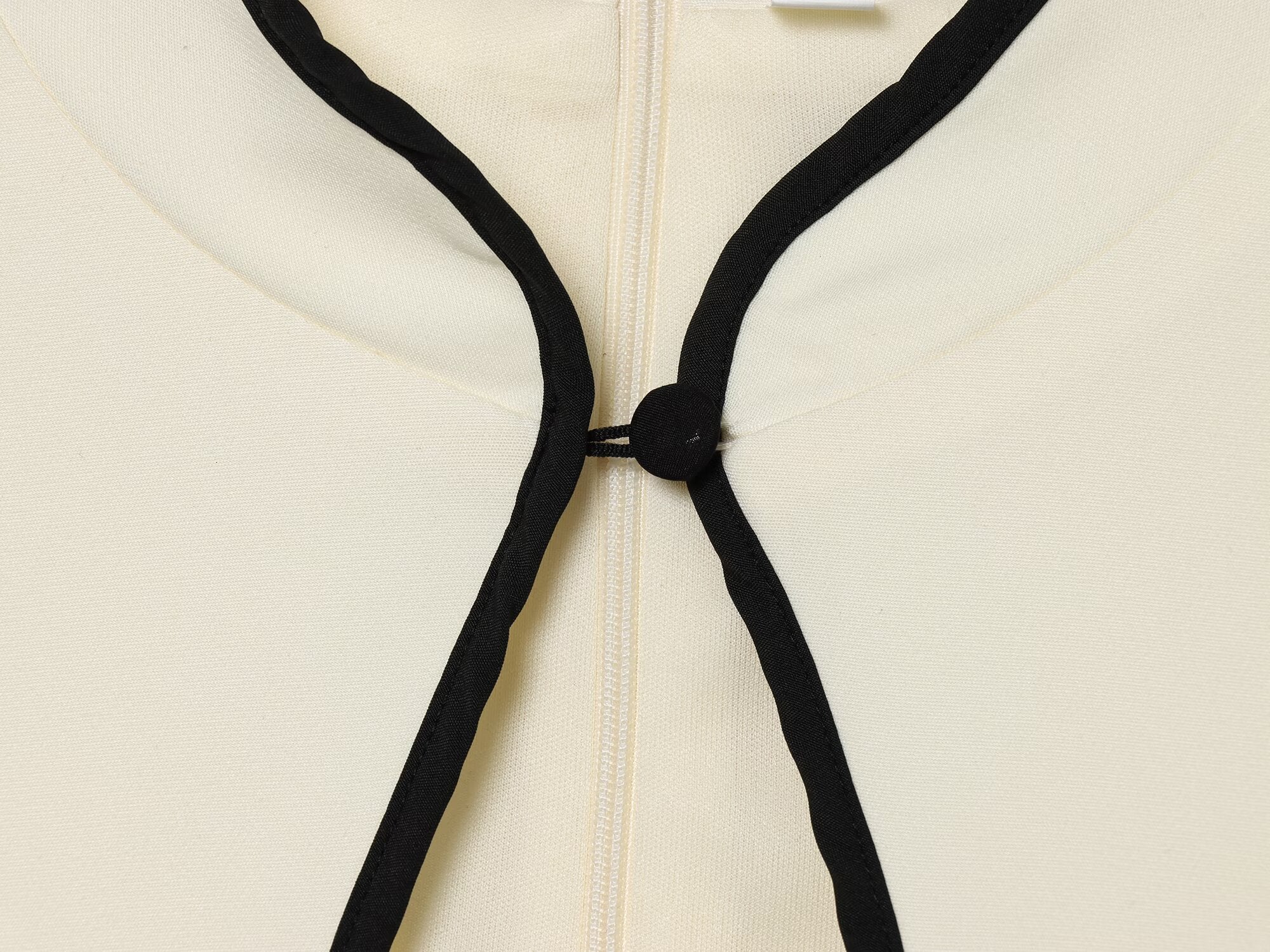 Women's contrasting color trimmed mini dress