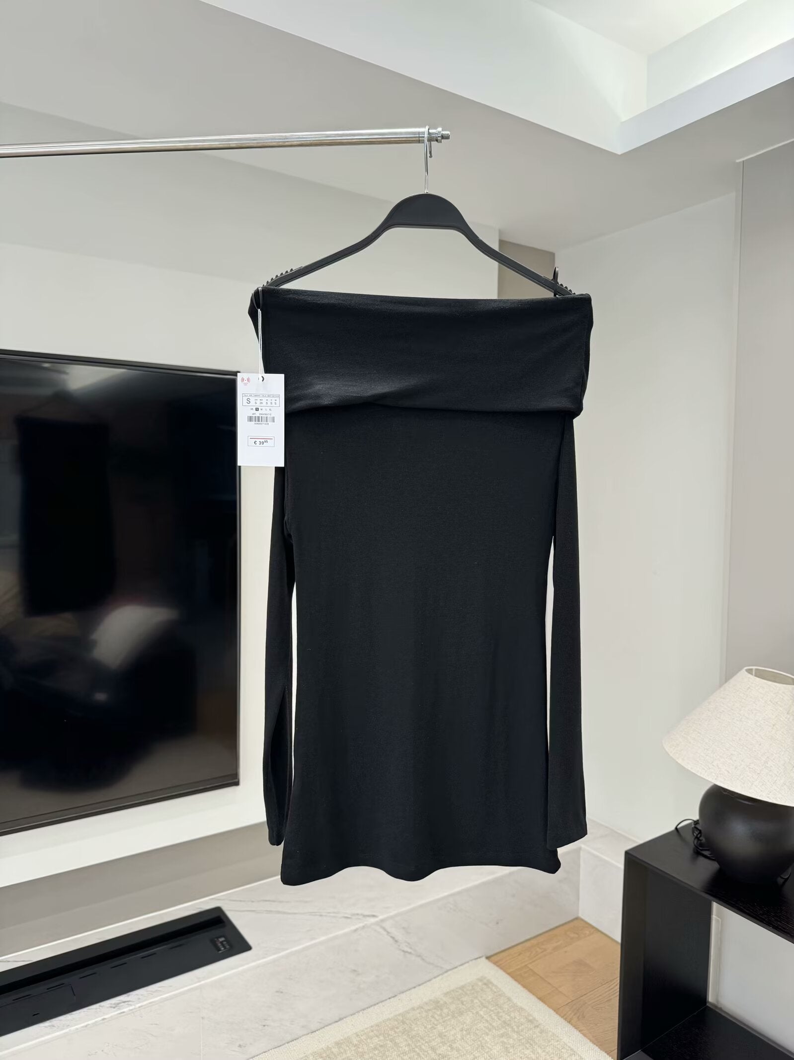 Women's new fashion strapless pleated long sleeved off shoulder top
