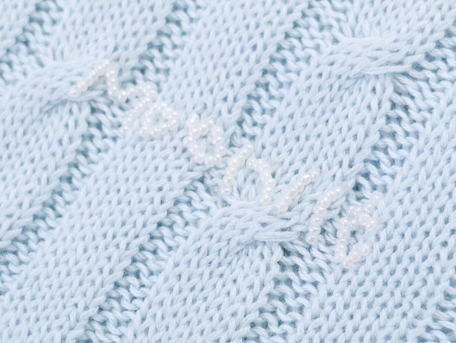 Women's contrasting fake two-piece knitted sweater