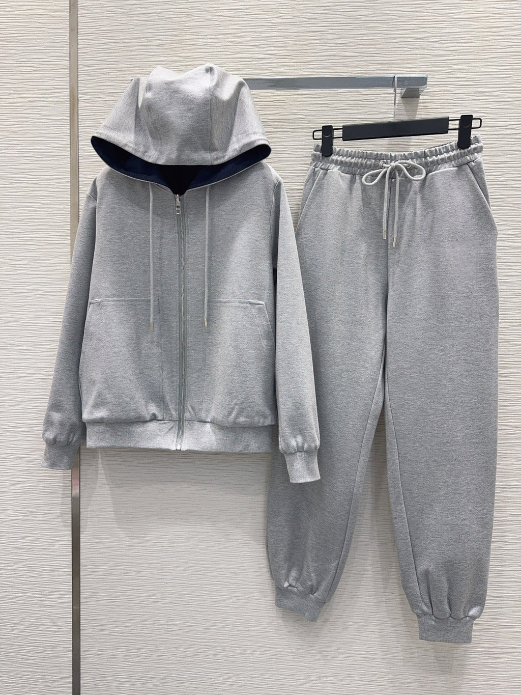 Women's new coat can wear hooded coat+trousers suit on both sides.