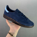 New casual classic retro casual sneakers sneakers have a shoe box