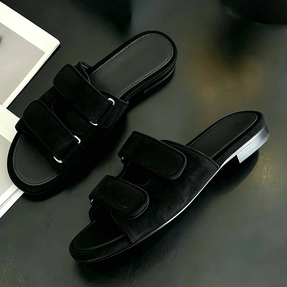 Women's new hook and loop slippers have a shoe box.