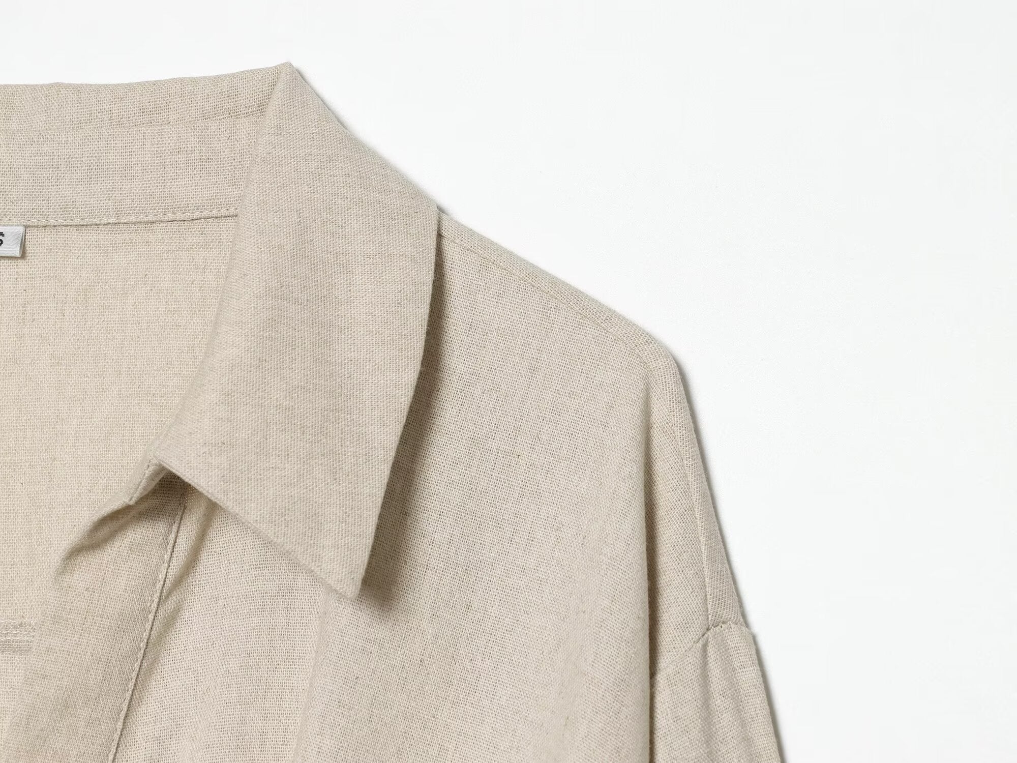 Women's fluffy hem linen blend shirt